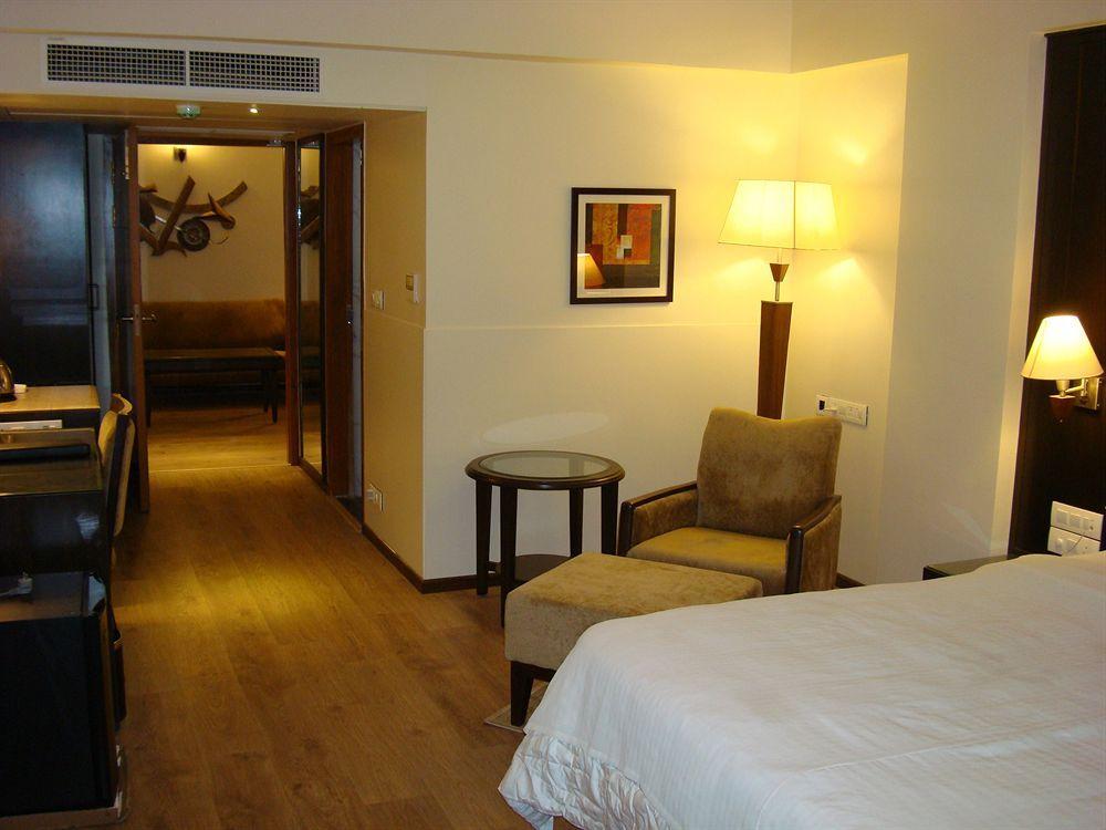 The President-A Boutique Hotel Ahmedabad Exterior foto