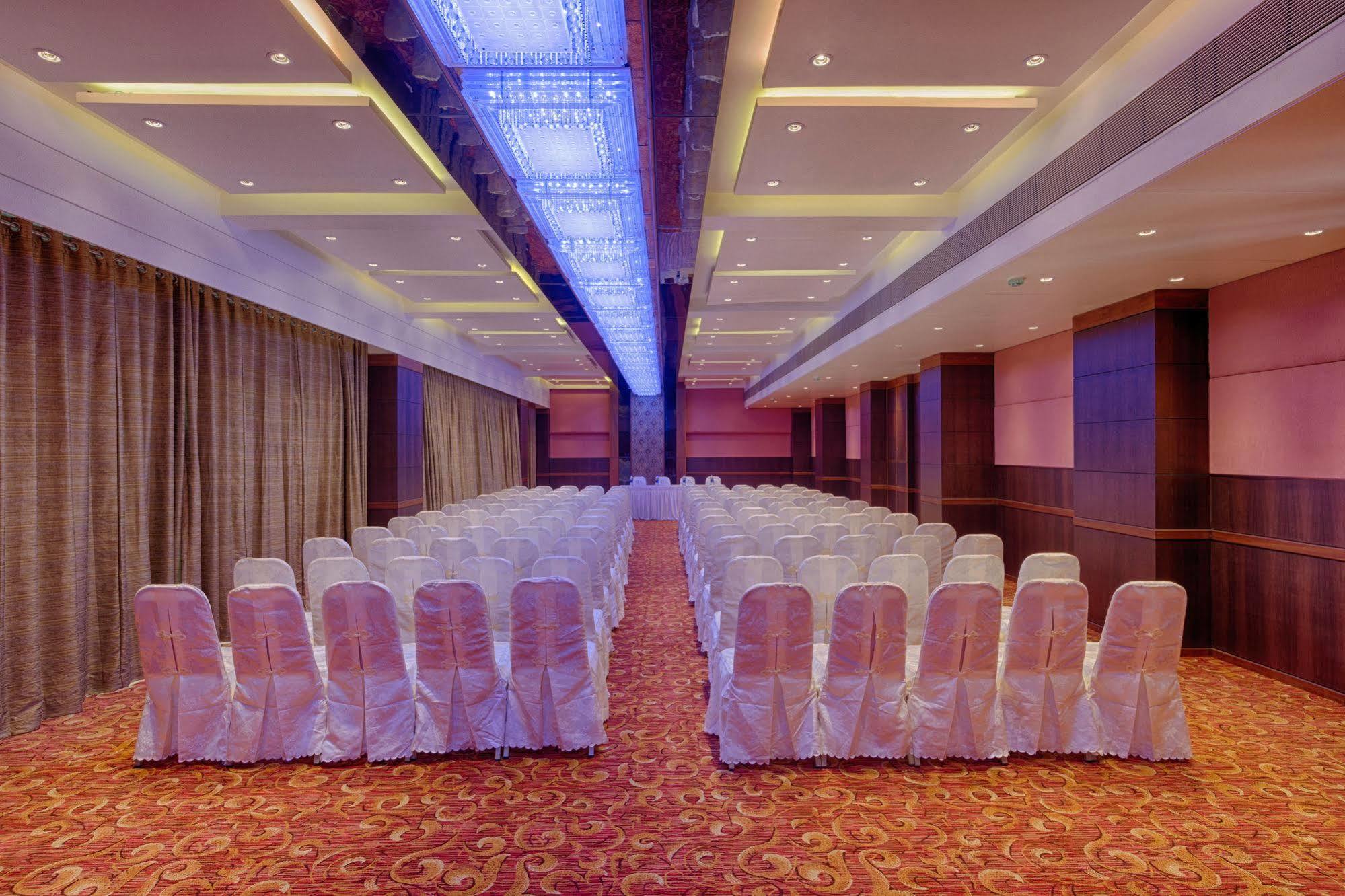 The President-A Boutique Hotel Ahmedabad Exterior foto